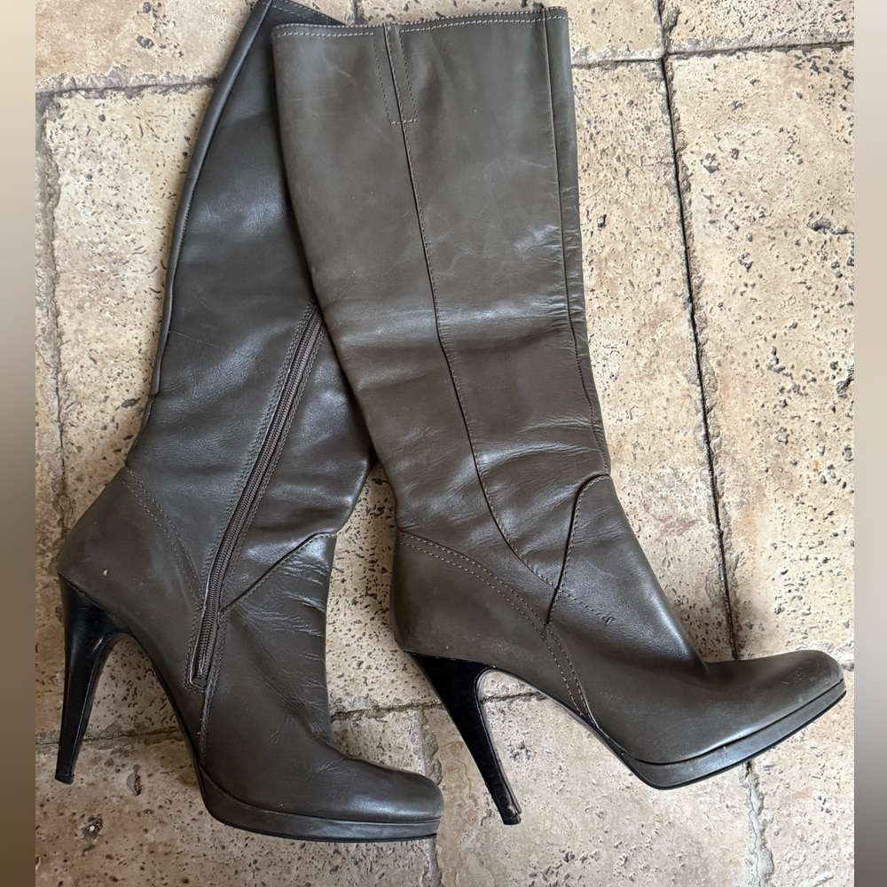 Final price!! Nine West Dark hunter green Heeled Boots